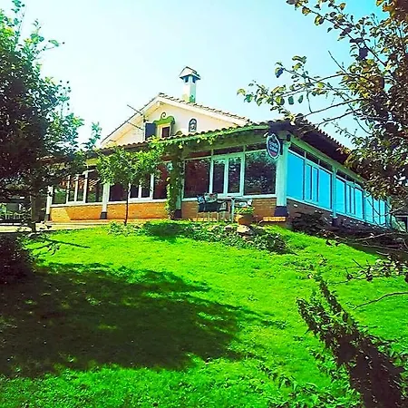 Surf House Gerra